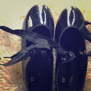Tap dance shoes